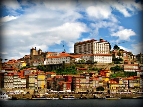 Porto boss leaves his presser after 50 secs following juve win. Elevation of Porto, Portugal - Topographic Map - Altitude Map