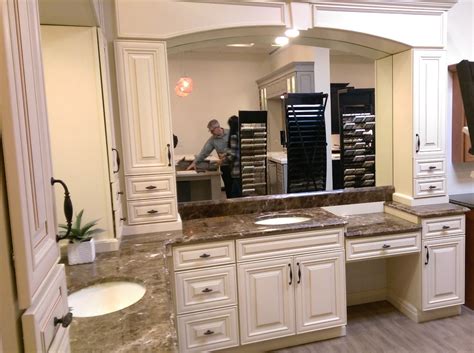 This is especially true for a double sink vanity in a master bathroom. Makeup Vanity Tables | Bathroom Makeup Vanity | Makeup ...