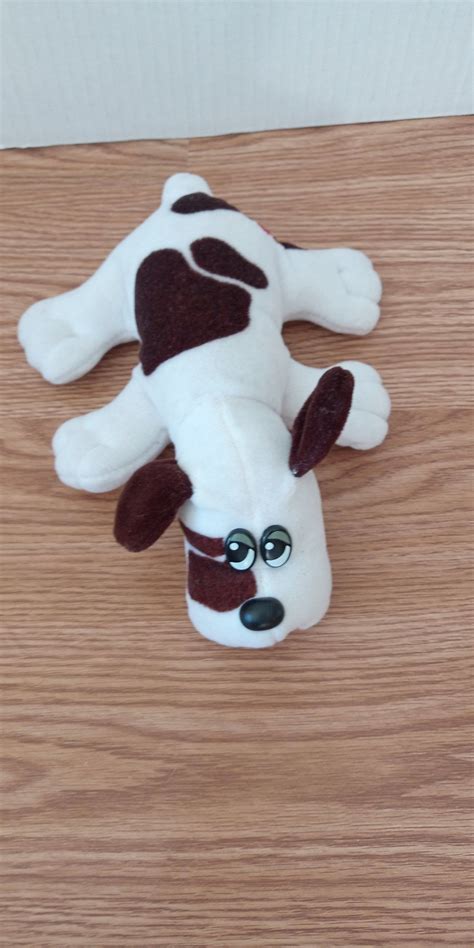 Like any respectable '80s toy craze, pound puppies were also awarded their own animated series, which premiered on abc in the fall of 1986. Pound Puppy dog toy | Pound puppies, Dog toys, Dogs, puppies