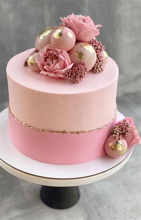 A rich fruit cake made by my english aunt was the base for the two options of this it was my husband's aunt's birthday and christmas party on the same day so i made this wreath cake to serve 12 adults. 47 Cute Birthday Cakes For All Ages : Shades of pink cake