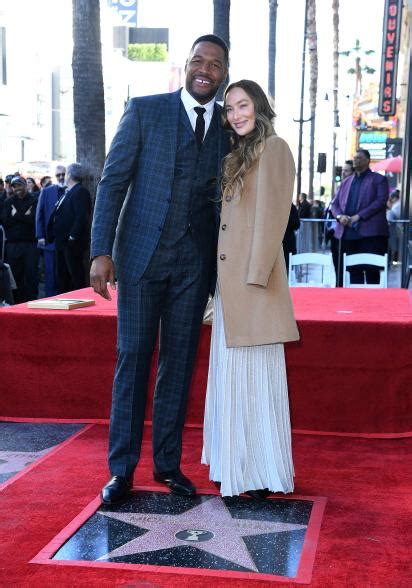 Michael Strahan Takes Photo With Girlfriend At Hollywood Walk Of Fame