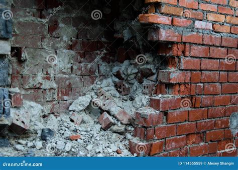 The Broken Wall Of Bricks Stock Image Image Of Texture 114555559