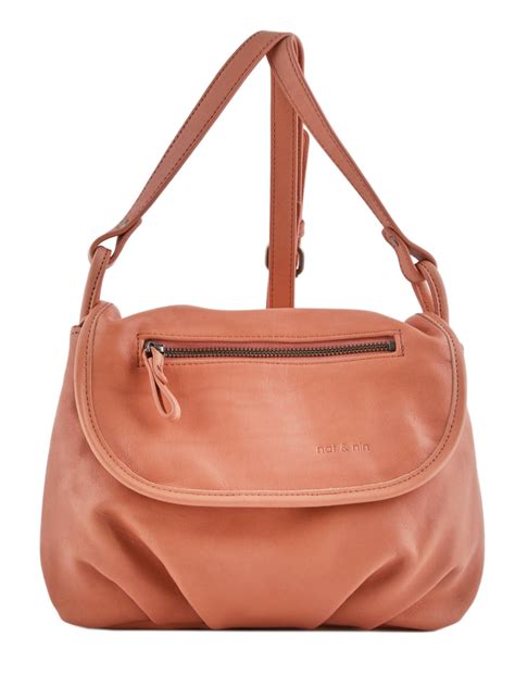 On joue la décontraction féminine et on saupoudre le tout d'une note vintage bonjour je cherche le sac simone noir en cuir de chez nat et nin mais avec une bride argentée cordialement. Sac Nat Et Nin Vintage blossom en vente au meilleur prix