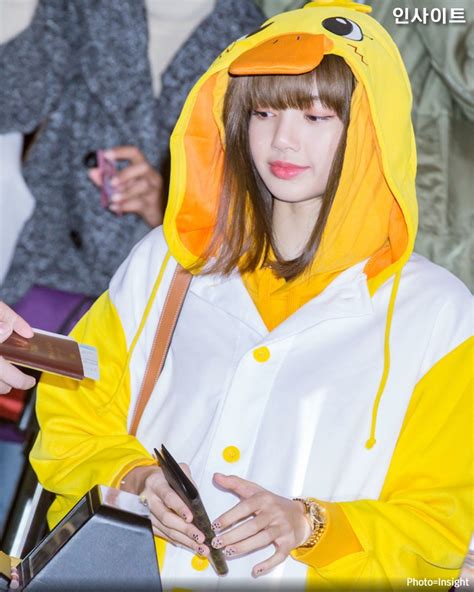 Blackpink At Gimpo Airport Heading To Japan 191203 Black Pink Photo