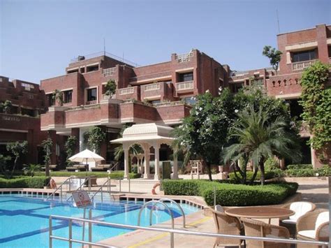 Hotel Pool area - Picture of ITC Rajputana, Jaipur - a Luxury
