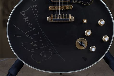 gibson lucille bb king 80th anniversary signed by bb king with photos