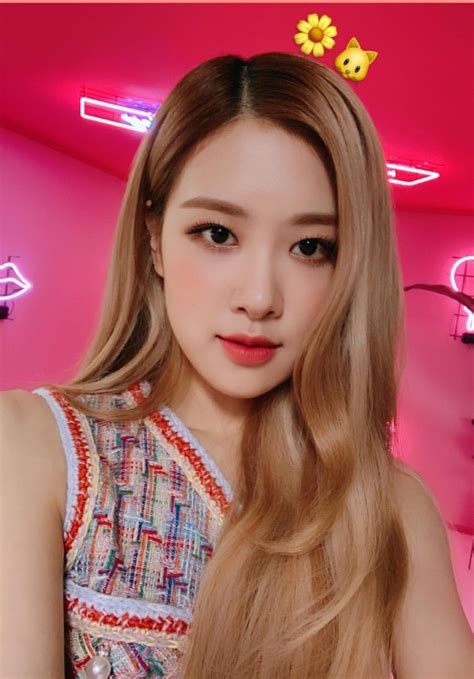 Jennie gifts blinks dance practice video on her birthday. Park chaeyoung | | Blackpink Rosé | Blackpink lisa, Color ...