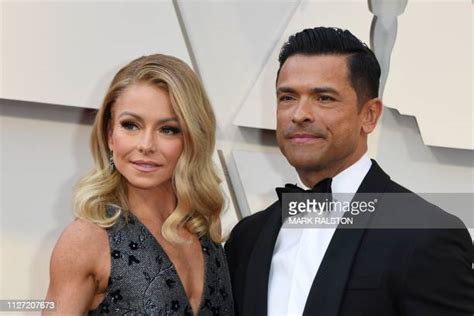 Kelly Ripa Photos Photos And Premium High Res Pictures Getty Images