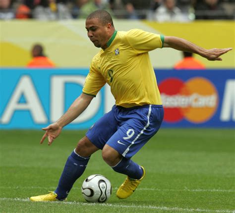 Ronaldo luís nazário de lima (brazilian portuguese: Brazilian great Ronaldo says tearful goodbye to soccer ...