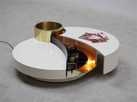 Lion coffee table with swarovsky crystals. Elegant coffee table | DesignRulz