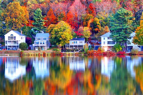 Best Fall Foliage New England Towns
