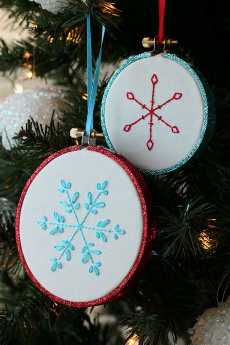 Use the pattern to decorate tablecloths. Stitching: Snowflake Patterns