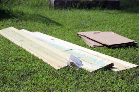 Browse cedar, recycled plastic and composite beds. Build Cheap Raised Garden Beds | Inexpensive Raised Beds ...