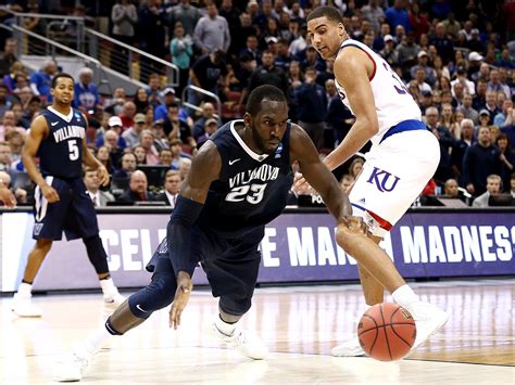Villanova Ousts Kansas With Relentless Defense - The New York Times