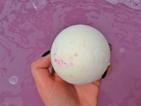 Dragons Egg Bath Bomb By Lush Review The Life Of A Glasgow Girl