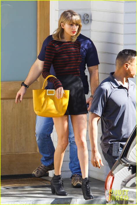 Taylor Swift Grabs Lunch At Aoc Pre Girls Night Out Photo 3321084 Taylor Swift Pictures