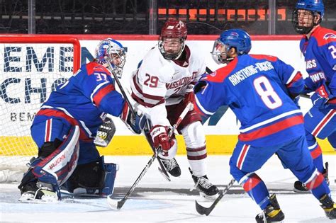 Umass Captures First Hockey East Tournament Title With 1 0 Win Over