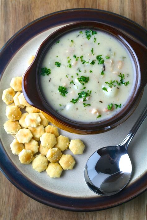 Fresh, live clams will close in open air. Oregon Transplant: New England Clam Chowder
