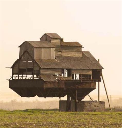 10 Crazy Houses From Around The World