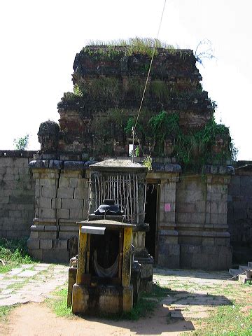 Kamarasavalli is the place where king of serpents karkodaga performed penance on lord soundareswarar to save his life. Tamilnadu Tourism: Balambika - Karkodeswarar Temple ...