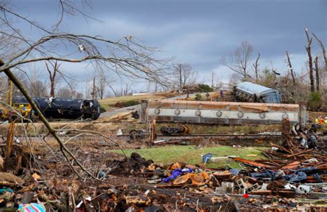 Devastating Tornadoes Tear Through 6 Us States Killing More Than 70