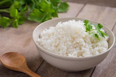 Di indonesia sendiri, karbohidrat selalu dikaitkan dengan nasi putih, padahal sumber karbohidrat bukan cuma dari nasi saja lho. 12 Sumber Karbohidrat yang Wajib Dihindari Agar Diet Sukses