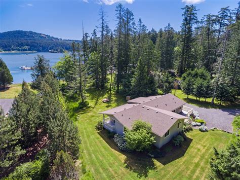 The san juan island archipelago consists of a staggering 172 islands, some only visible during extreme low tide (look out boaters!), and well over 300 miles of shoreline. San Juan Island Beach House, Waterfront Lodging just ...