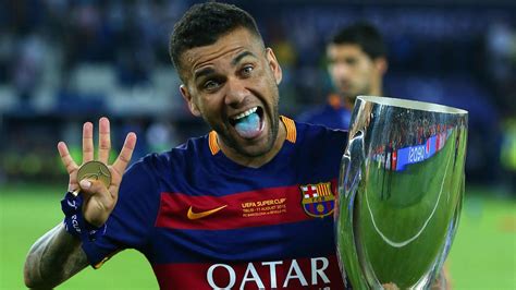 Homecoming Twitter Erupts As Dani Alves Returns To Fc Barcelona