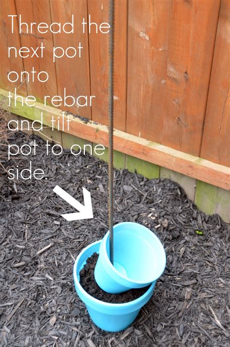 And i like very much the tilted pot with the sweet flowers spilling out…nice idea! DIY Vertical Planter and Bird Bath Combo - Free Guide