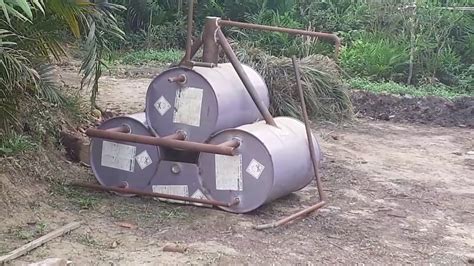 An english combat nurse from 1945 is mysteriously swept back in time to 1743. Penyulingan serai wangi sistem uap - YouTube
