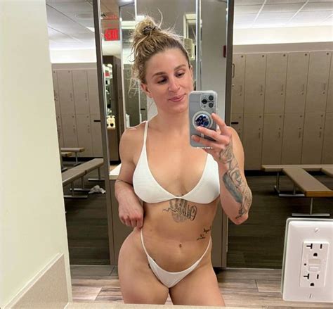 Meatball Molly S UFC London Opponent Hannah Goldy Is OnlyFans Star Who