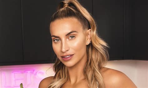 Ferne Mccann Plastic Surgery Before And After Her Nose Job Plastic Surgery Bio