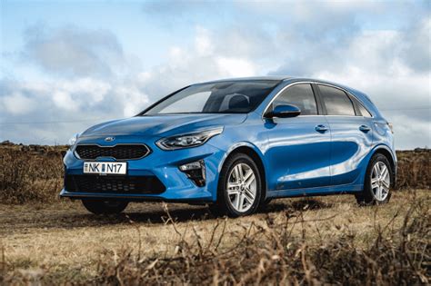 Alquilar un coche en castellon. Kia Ceed - coche de alquiler