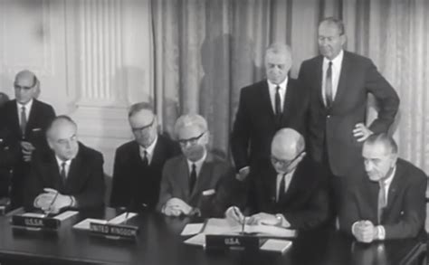 A 50 Años Del Tratado Del Espacio Ultraterrestre El Mundo Es Otro