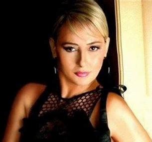 1963 doğumlu usta sanatçı hüner coşkuner 6 kardeştir. D&R - Kültür Sanat ve Eğlence Dünyası