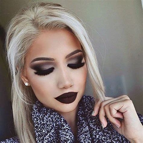 40 Best Makeup Looks And Ideas For 2022 The Trend Spotter Dark Makeup