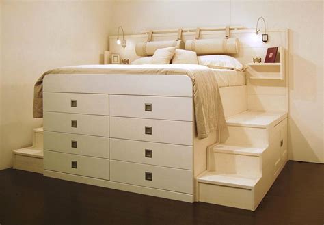 Struttura letto matrimoniale evita decorazioni e accessori sontuosi la regola del pollice nel progettare un interno moderno e alla moda è quello di ridurre nel modo gna decorazioni sontuose e colorate. Struttura Letto Matrimoniale Con Cassetti Armadio Con ...