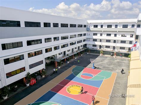 La academia imparte un programa de pregrado de cuatro años con materias tales como inglés, geografía militar, asuntos internacionales, estudios. Universidad del Caribe (Unicaribe)