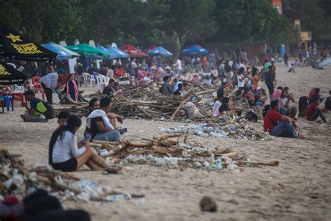 Turis Di Bali Keluhkan Masalah Sampah Dan Macet Halaman All Kompas Com