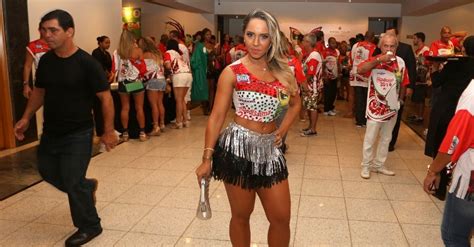 Mulher Mel O Vai Desfilar Do Jeito Que Gosta Na Grande Rio Nua Not Cias Uol Carnaval