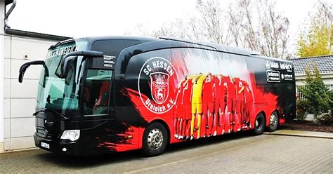 Fehler in verwendungsbeispielen zu „mannschaftsbus. Nächste Runde: Fahrt zu eigenem Auswärtsspiel mit SCHD ...