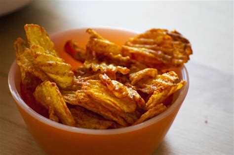 5 Ways To Make Plain Potato Chips Taste More Like Gourmet Food Hacks