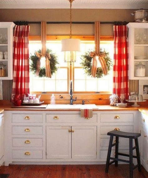 46 Best Christmas Kitchen Decorating Ideas