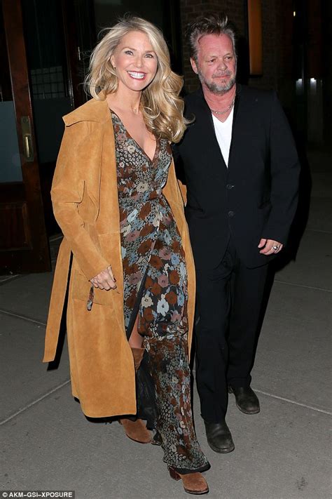 Christie Brinkley And John Mellencamp Have Split After A Year Together Daily Mail Online