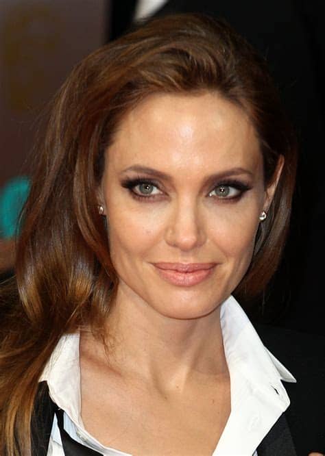 Последние твиты от angelina jolie (@ajolieweb). Angelina Jolie Hair and Makeup at the BAFTA Awards 2014 ...
