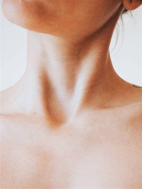 Dermatologists Say This Is The Best Way To Tighten And Smooth Your Neck