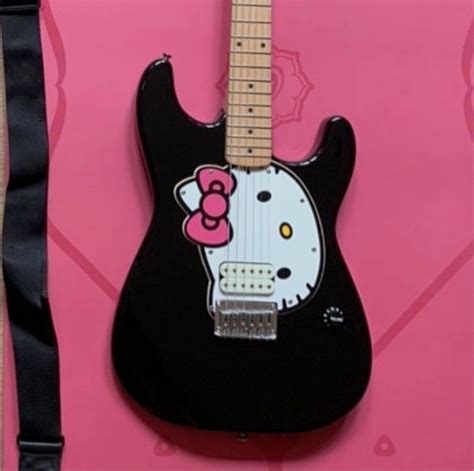 Pin By 𝕶 𝖆 𝖙 𝖍 𝖊 𝖗 𝖎 𝖓 𝖊 On Hello Kitty Hello Kitty Guitar Pink Hello Kitty Hello Kitty
