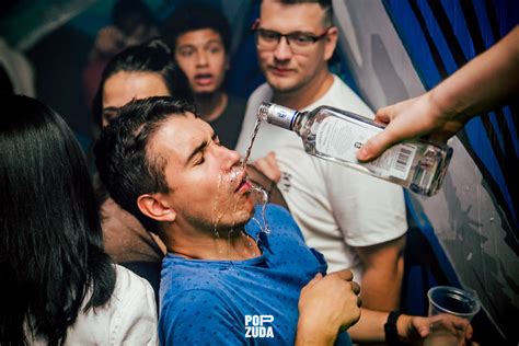 21 Hilariously Wtf Nightclub Photos Of People Who Should Never Drink