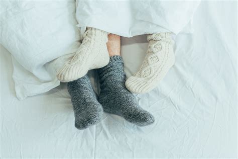 Czy spanie w skarpetkach jest zdrowe Pomoże zwalczyć bezsenność