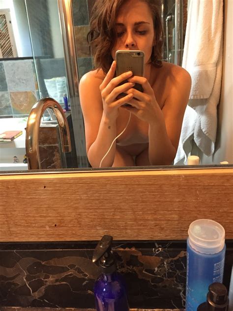 Kristen Stewart S Some New Nude Leaked Selfie 6 Photos The Fappening